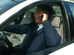multa por conducir hablando por el móvil